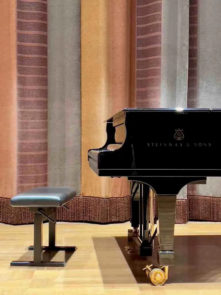Grand piano in Grunewaldsalen Koncerthuset